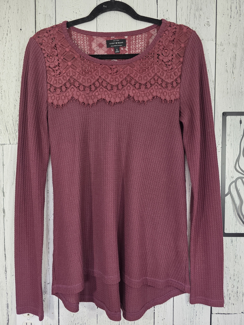 Lucky Brand Lace Yoke Waffle Knit Top Size Small Burgundy Boho Fall Fashion
